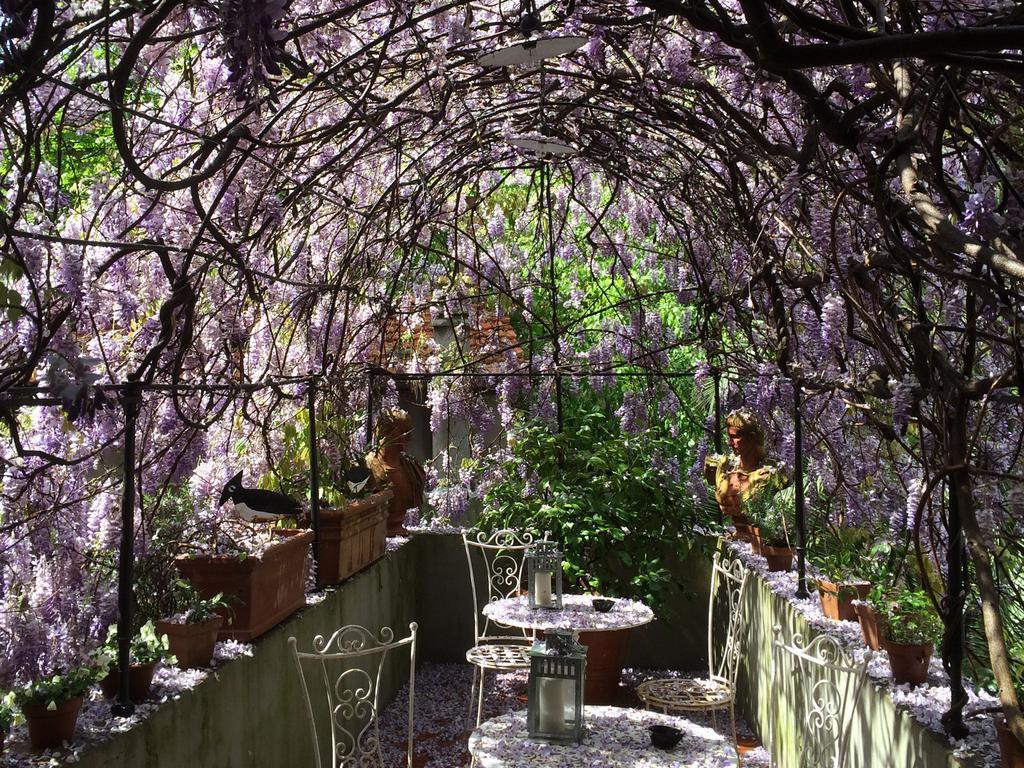 Locanda Sant' Agostino Лука Екстериор снимка